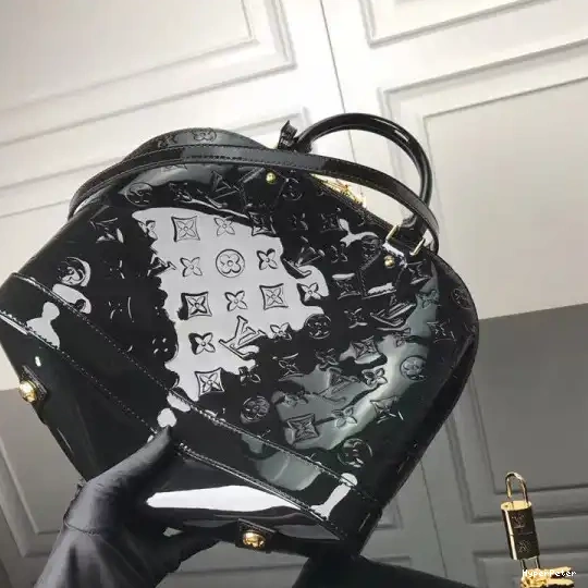 LOUIS VUITTON ALMA PM 0702
